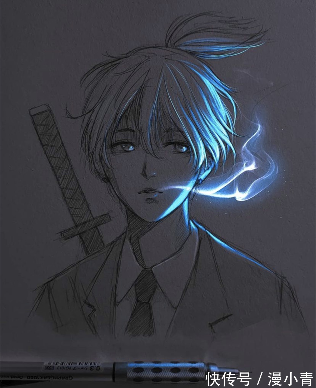 创作@光与暗的融合,以铅笔画为底色再辅以色彩,画出了画龙点睛的效果