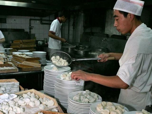 过年吃饺子这样煮，学会3个方法，饺子个个完整好吃还不破皮