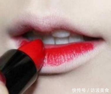 女生“涂口红”的3个错误,00后早已成习惯,难怪唇纹深还老沾杯