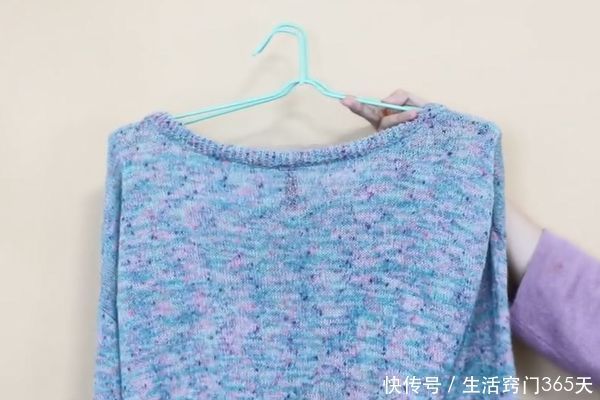 阴雨天衣服晾不干?把塑料瓶切两刀,插两个衣架,天天穿干净衣服