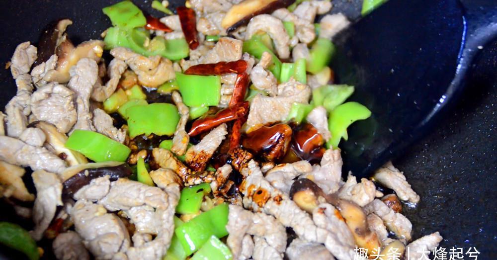 小苏打|炒瘦肉，有人放蛋清和淀粉就错了，关键一步，肉质鲜嫩爽滑