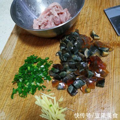 瘦肉丝|这道皮蛋瘦肉粥简单成这样，再不做我真的哭给你看