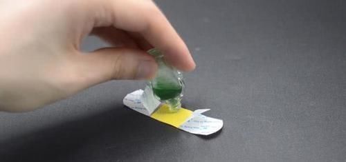 衣服上贴个创可贴,太聪明了,解决很多男人女人的困扰,涨知识了