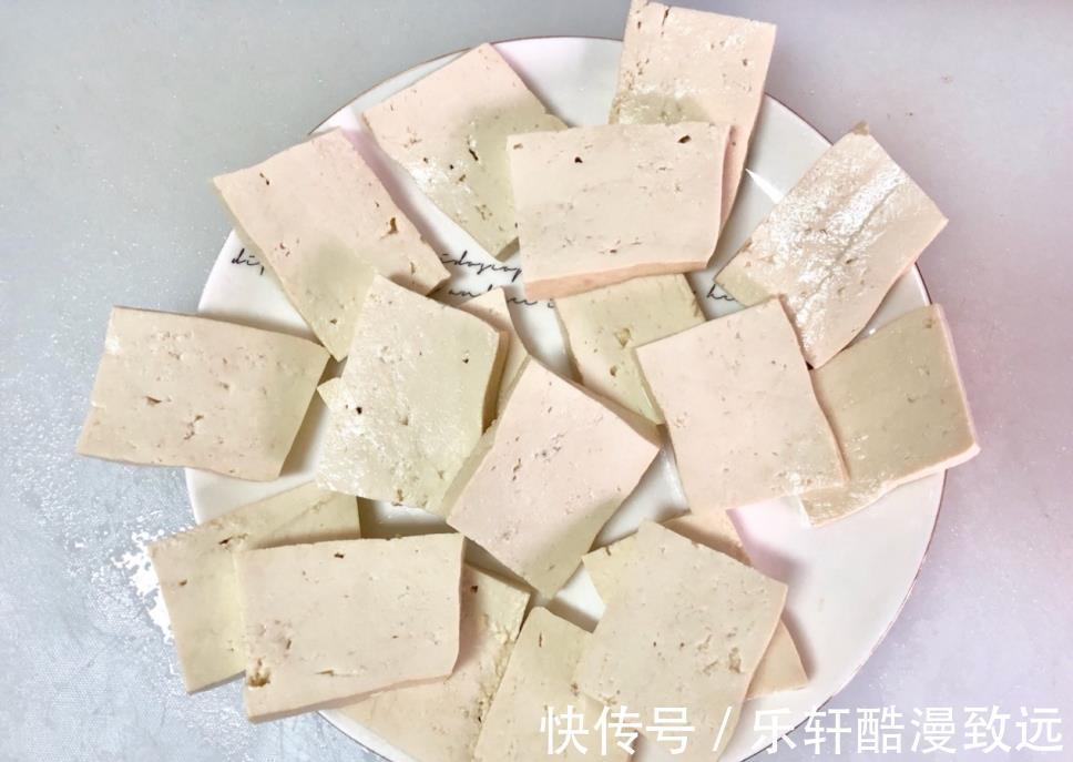 煎豆腐|比烧烤还好吃的香煎孜然豆腐,鲜香入味老简单了,完胜夜市路边摊