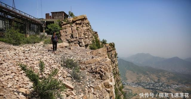 太行山|6旬老人守护微波站11年海拔1300米，徒步13公里盘山路上山！