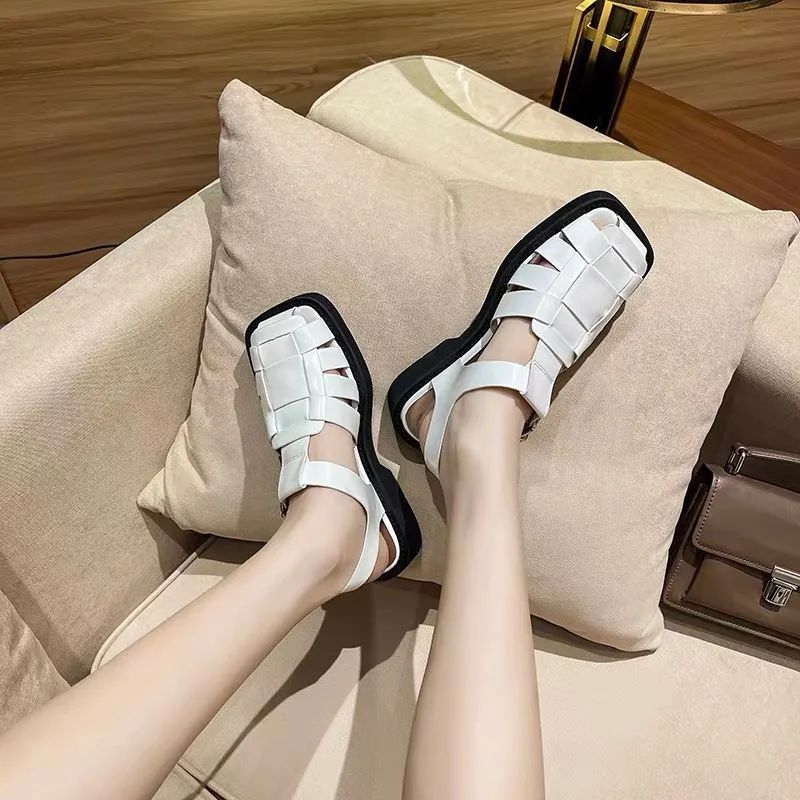 玛丽珍鞋|你的凉鞋烂大街了!今夏流行这几双,百搭又凉快