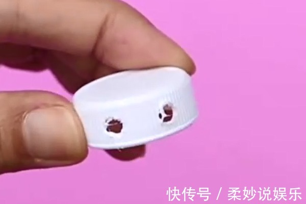 塑料|塑料瓶盖上插2根筷子，解决了家家户户的大难题，学会受用一生！