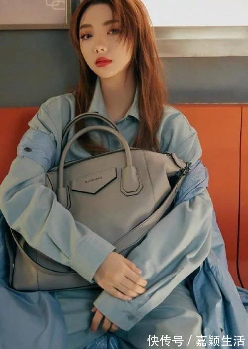 大长腿|小姐姐造型很飒，穿雾霾蓝衬衫套装搭配风衣，眼神凌厉帅气十足