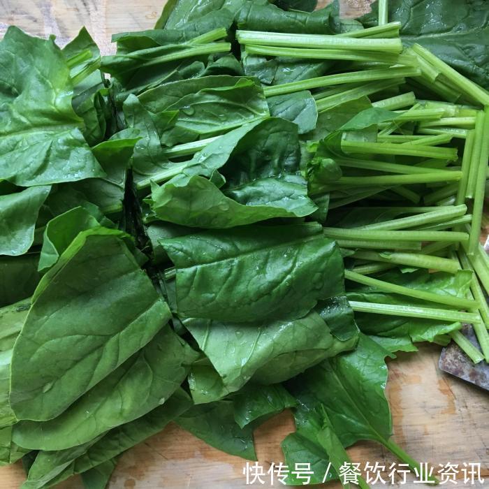 一日三餐|菜做对这一步,一点也不涩口,又鲜又嫩,真的太好吃了