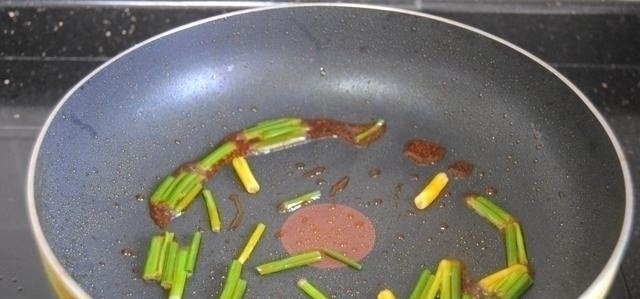 教你面条的新吃法，比煮着吃好吃一百倍，做法简单，5分钟早餐！