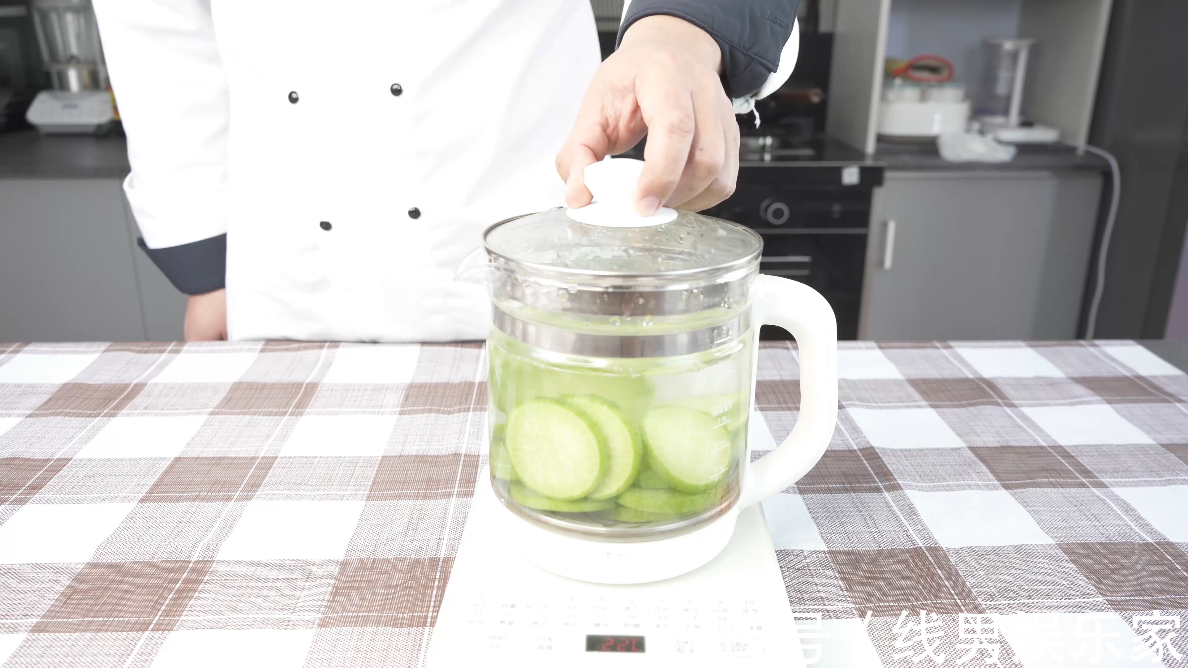 奶奶|93岁奶奶喝了一辈子的萝卜茶,做法过程全部教你,很简单也营养