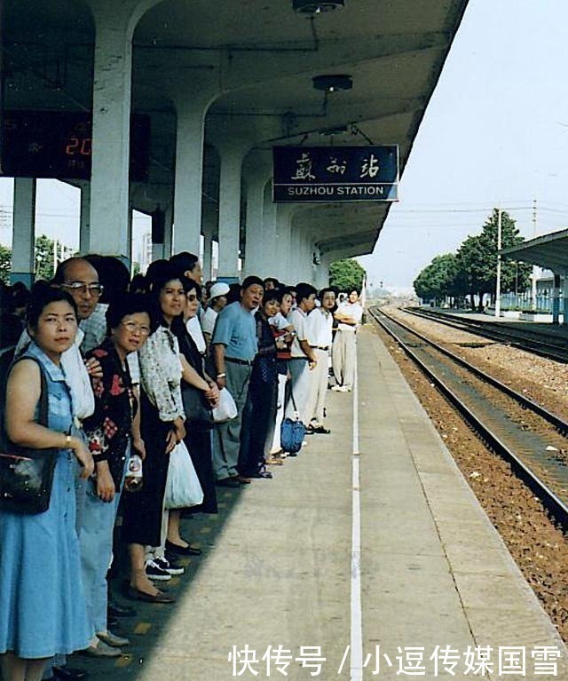 街拍|外国游客街拍集锦，二十年前的市井生活，几代人难忘的记忆