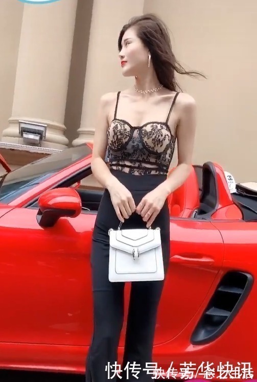 长裤 蕾丝吊带搭配黑色长裤,也能如此性感迷人