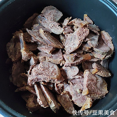 豆瓣酱|好吃到模糊的自制香辣牛肉干，怎么都吃不够