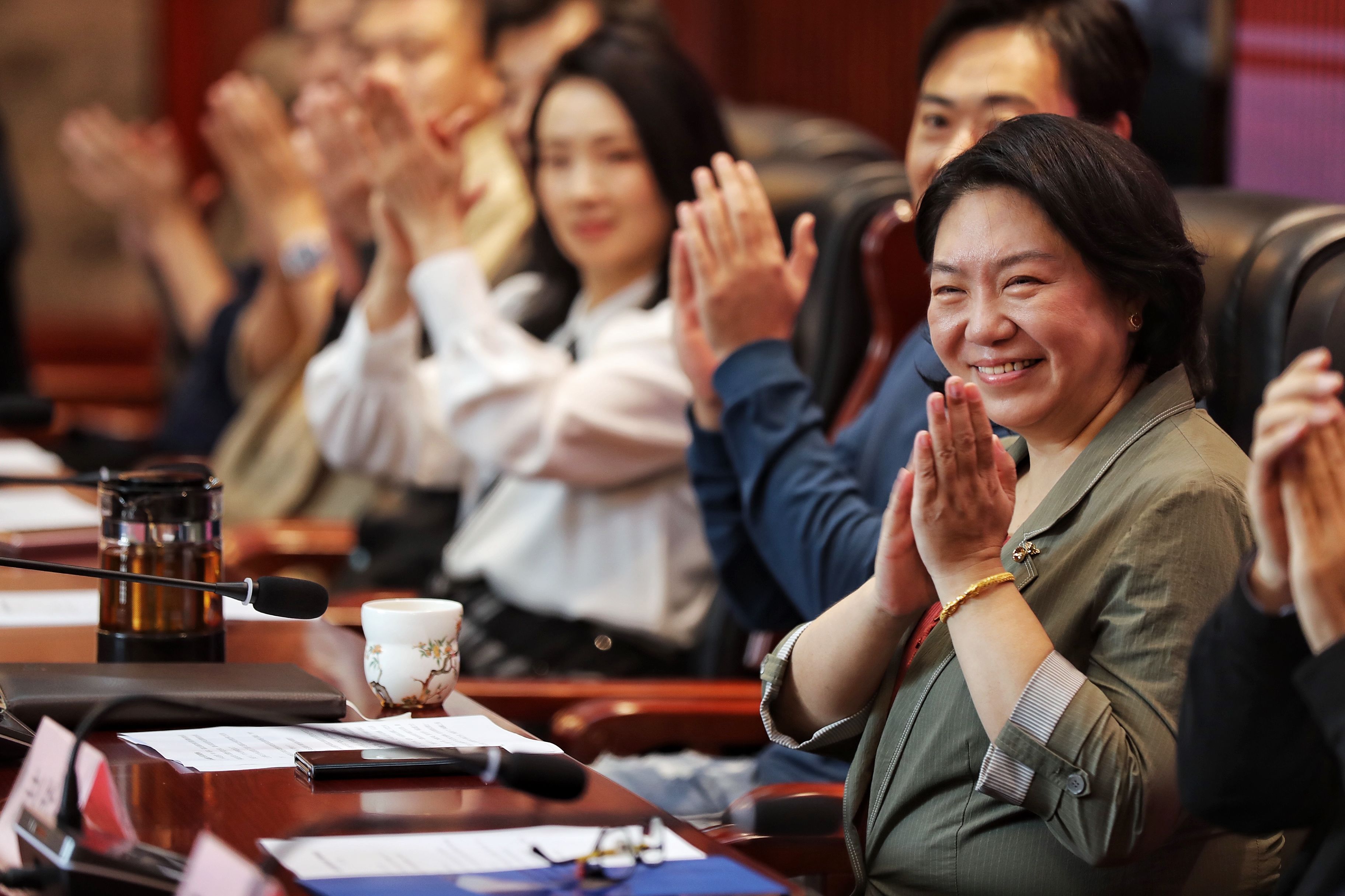 新闻发布会|话剧《直播开国大典》召开新闻发布会 即将于国庆期间上演
