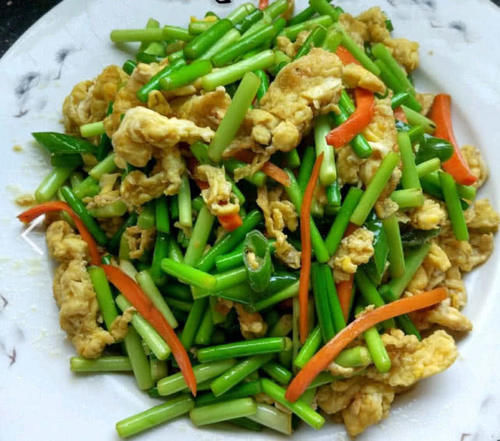  蒜苔和此物是绝配，每天炒一盘，排出毒素，软化血管，血管通畅了