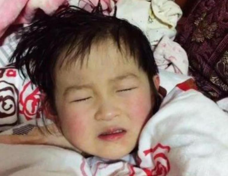 睡着|为啥宝宝被“揍”后，哭着哭着就睡着了？了解原因后父母再难下手