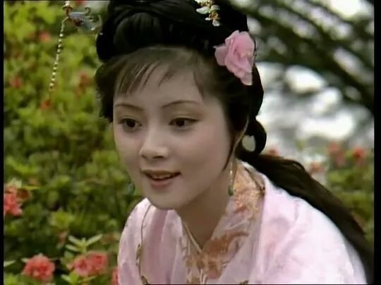 宝玉@《红楼梦》宝钗那些孟浪的举动,其实是她的热毒