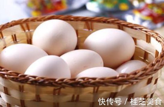 智鸡蛋黄|女性不想满脸皱纹,不妨坚持吃3种食物,美容养颜、滋润身体!