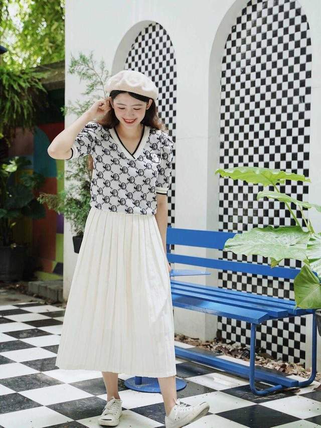 松紧|小个子身材又有点微胖,短袖针织衫搭配白色长款,显高还显瘦