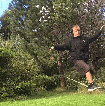 |搞笑GIF段子：因为我   我有恐高症！