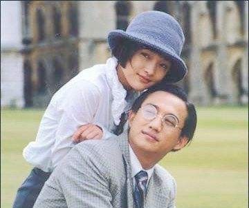 嫁不出去|妹妹裹脚怕疼,哥哥:不裹了,嫁不出去我养你!后用一生兑现诺言