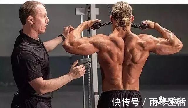 动作|绳索面拉,你到底拉向眼睛还是嘴巴练背还是练三角肌