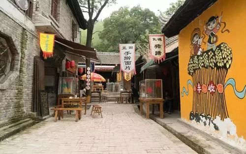 又一景区宰客？曾经一碗油泼面，要50元；如今15元宽面，仅4根