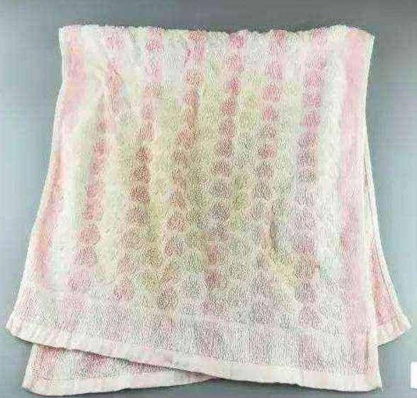 硼酸|时间久了毛巾变的脏兮兮？清洗时加这个，干净又除菌