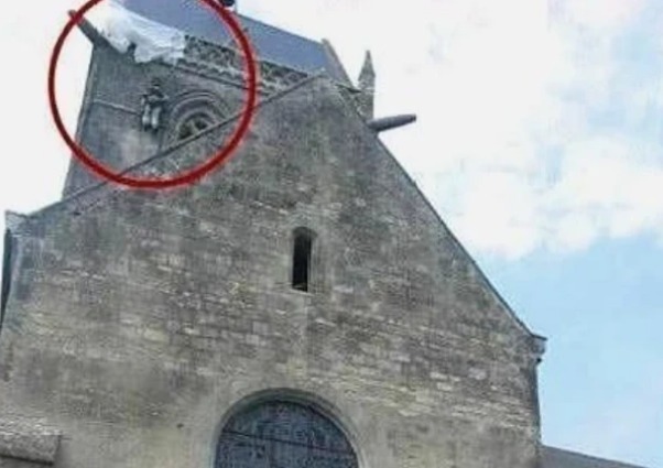 士兵|二战最会“装死”的士兵,挂教堂上逃过死亡,谁知整整挂了74年