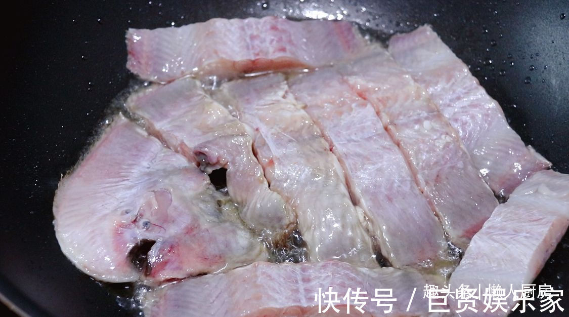 加料酒|这种鱼你们叫什么红烧最好吃，鱼肉久煮不老，一点腥味都没有