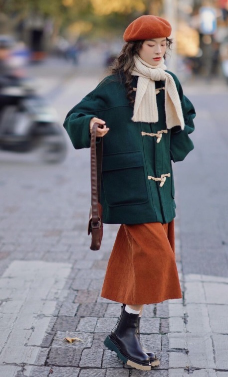 牛角扣大衣 小个子女生的冬季穿搭指南,身穿“牛角扣大衣”简约洋气,超好看