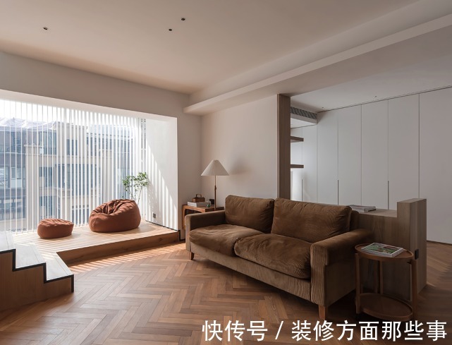 客厅|阳台还在装推拉门?现在流行这样设计,面积大不止一点点!