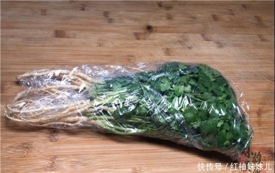 原来保存放半年的香菜这么简单,教你饭店的诀窍,一年只用买一次