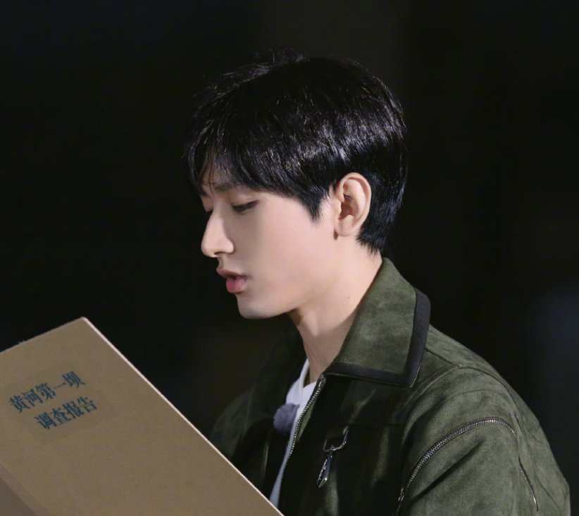 《奔跑吧第九季》剪影海报出炉,原班人马回归,新成员却被质疑