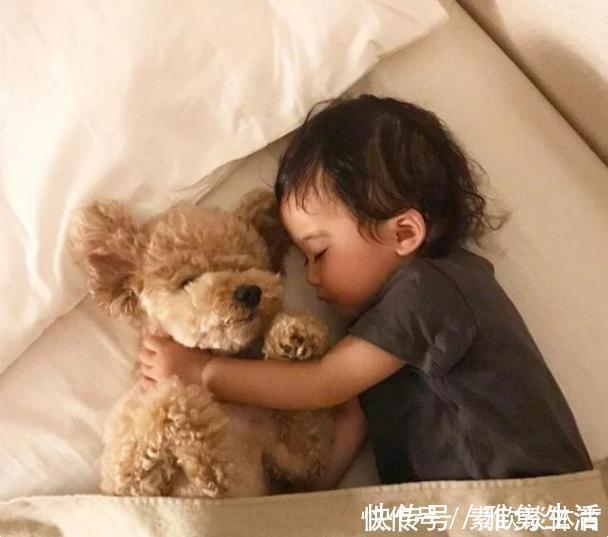 哄睡习惯|这5种错误的哄睡习惯,孩子不仅睡不踏实,还会影响大脑发育