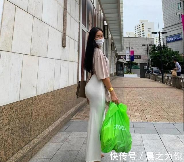 le|“举铁”健身网红拥有逆天大长腿，与男友秀健身日常羡煞旁人