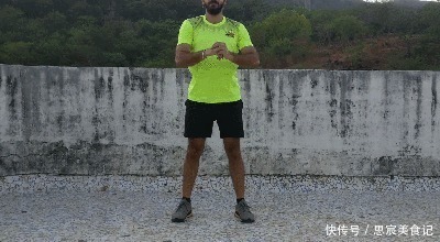 大叔|大叔尝试每天做100个深蹲,坚持1个月后,看腿部能有什么变化