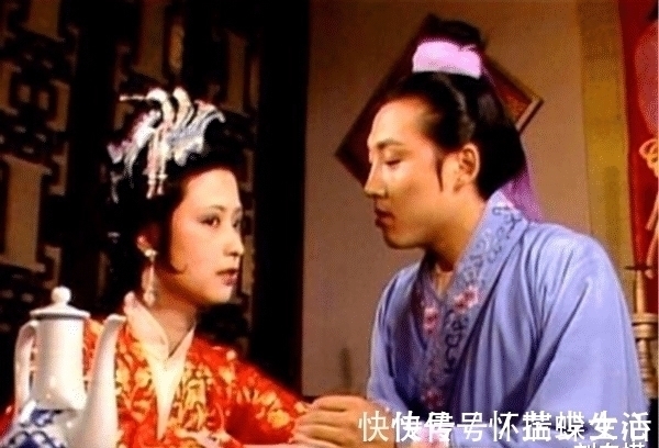 巧姐!其实,《红楼梦》的作者已经再三暗示:贾琏可能是皇帝