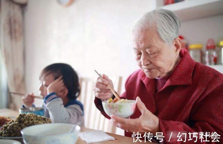 绝情|“后妈式”教育火了,家长在3件事上越绝情,晚年等着享福吧