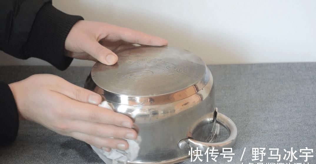 小窍门|不锈钢锅发黄了, 只需一张纸, 教你轻松巧洗白, 家家户户都用得到