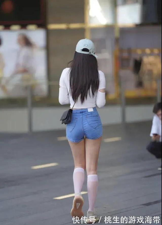 搭配|“短裤T恤”中用不中看？还是搭配不到位，试试这几款时髦又减龄