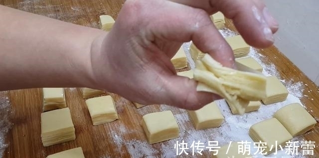 过年餐桌必备小零食，30岁的我头一见，香酥掉渣，全家都抢着吃