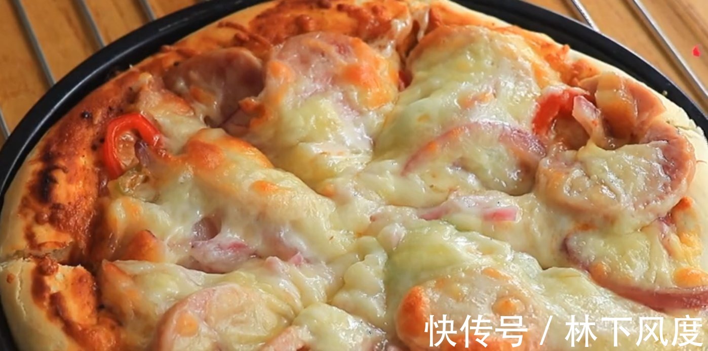 想吃披萨不用出去买，自己在家做，15块钱成本，做一次吃半月不坏