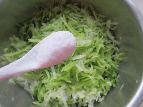 老妈包了40年饺子,饺子这样调馅超好吃,就爱这个味,三天两头吃