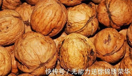 亚油酸甘油酯|吃核桃等于吃油?提醒大家:核桃并非人人都能吃,尤其“这2类”
