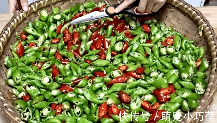 拉蒜器|入秋后,少吃茄子多吃它,才1块钱一斤,家家户户吃得起,比肉香