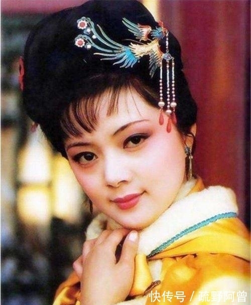 宝钗&贾宝玉挨打,林黛玉哭得眼睛肿得像桃子,薛宝钗哭了一宿,为何?