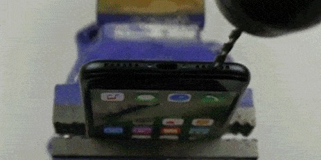 |搞笑GIF趣图:身材这么好的妹子正在向我走来,好紧张啊!