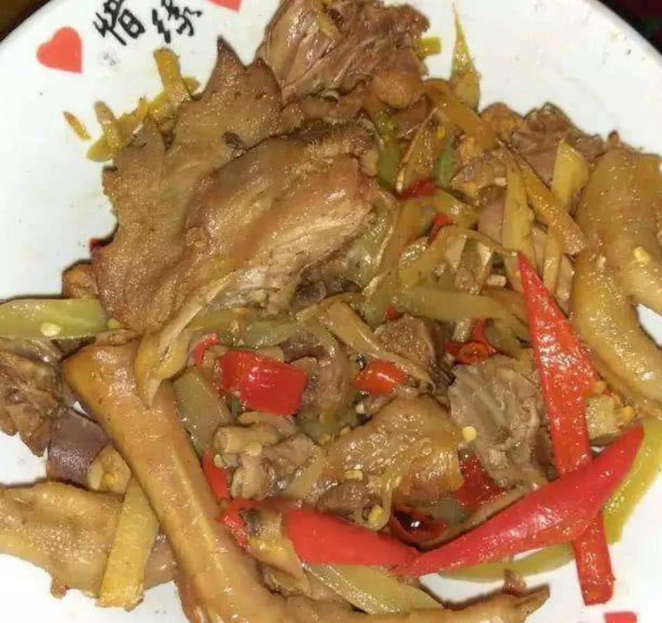 男友带我去他家见父母，准婆婆做这饭菜招待我，第二天我果断分手